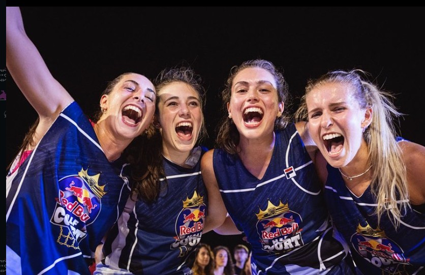 Le ragazze del team FDC 3x3 esultano dopo una vittoria